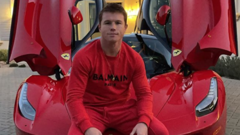 Saul Canelo &Aacute;lvarez se compra un Ferrari