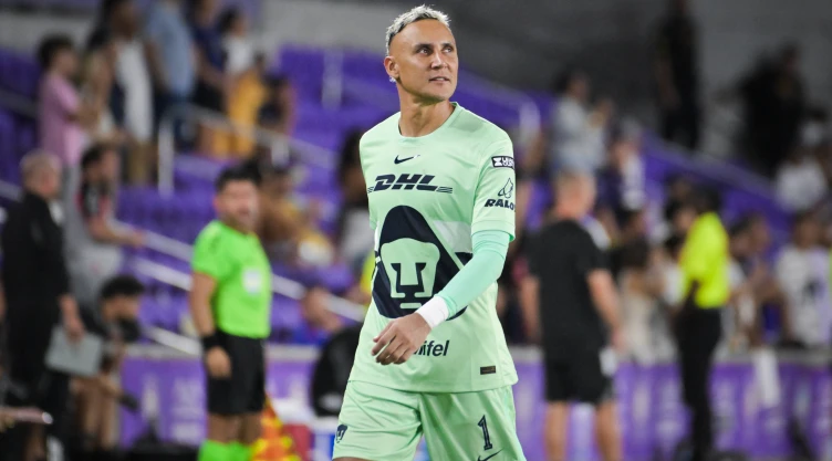 Keylor Navas con Pumas