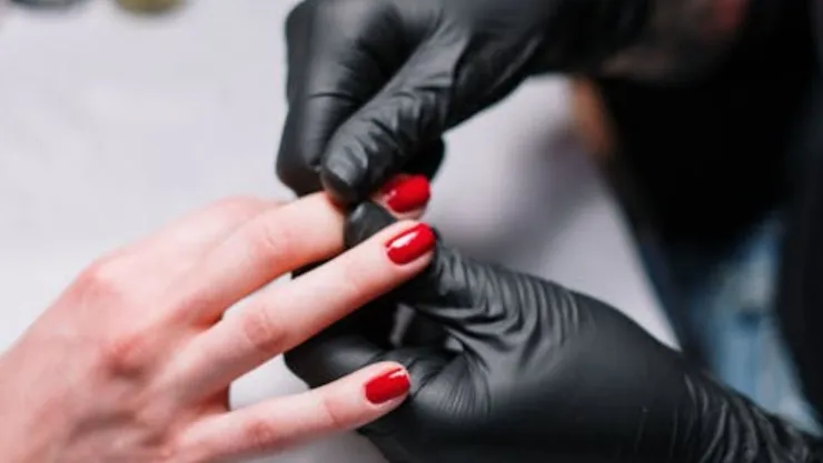 3 tonos de uñas que hacen que tus manos se vean más bonitas