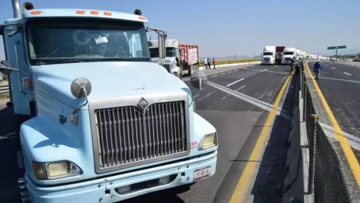 Carreteras en donde habrá bloqueos de transportistas este 6 de abril
