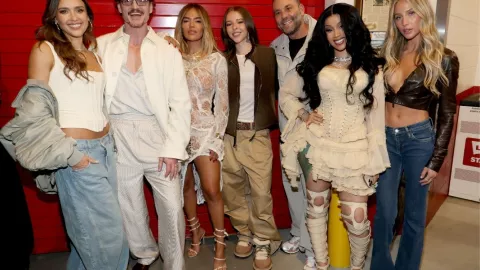 Invitados a la casita de Bad Bunny SUper Bowl 2026: Pedro Pascal, Karol G, Young Miko, Jessica Alba, Cardi B
