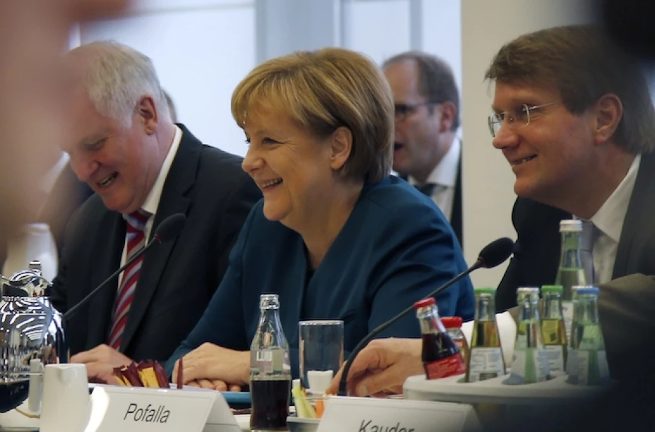 La prensa alemana señaló que el presidente Barack Obama consintió el espionaje a la canciller Angela Merkel desde 2010