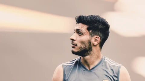 Raúl Jiménez falla penal 