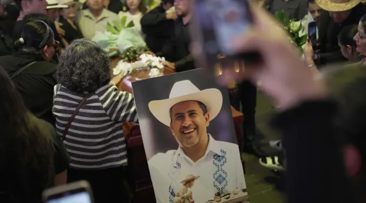 Carlos Manzo asesinado en uruapan