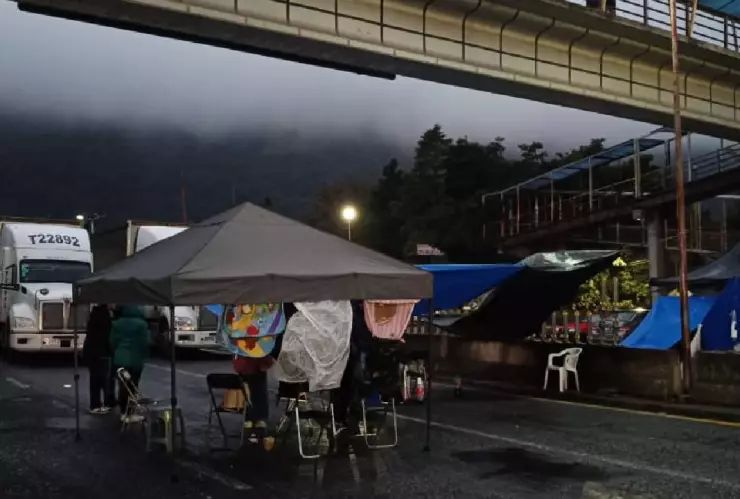 Bloquean autopista Puebla-Veracruz y carretera Orizaba-Tehuacán ¿Qué pasó?