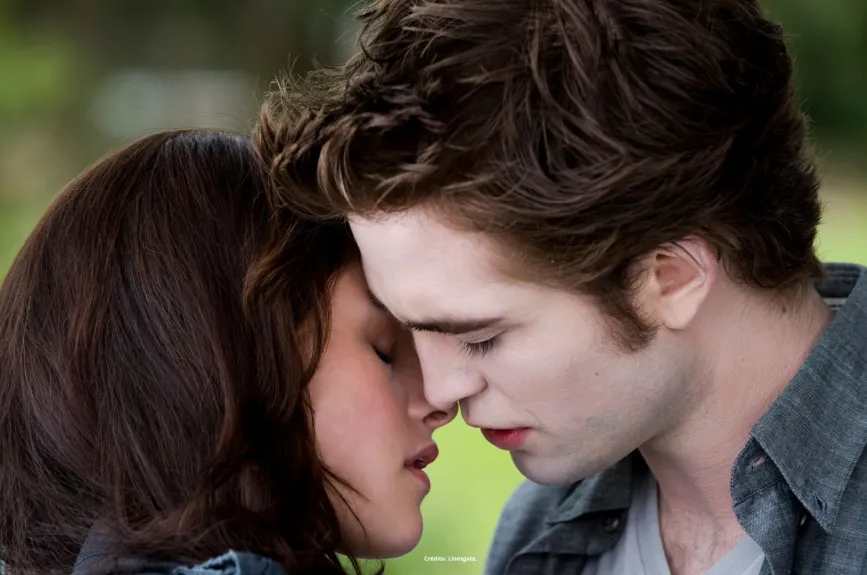 Te contamos cómo fue que Robert Pattinson se preparó para dar vida al personaje de Edward Cullen. | Crepúsculo por Azteca 7