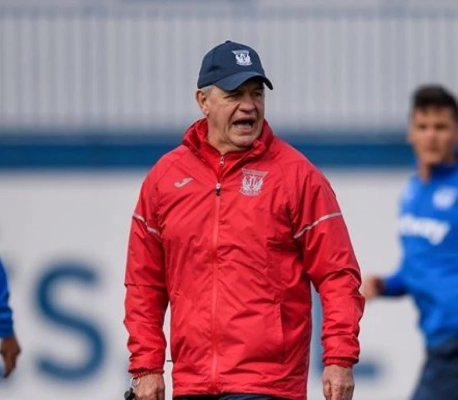 JAVIER AGUIRRE