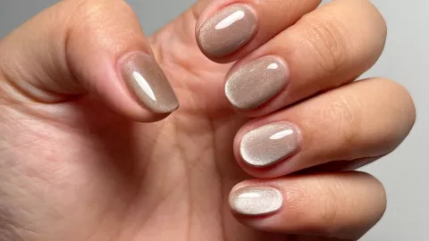 uñas ojo de gato para mujeres de 50 y 60