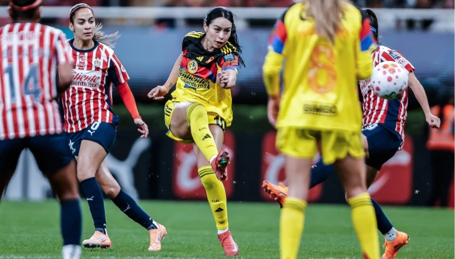 Scarlett Camberos hizo este gol de locura para América y se ganó la admiración de todos