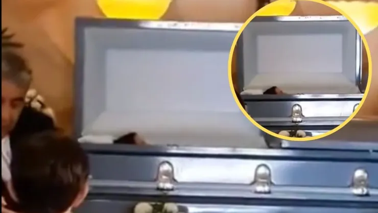 Muerto moviéndose en su ataúd