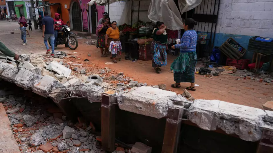 Daños en Santa María de Jesús, Guatemala, luego de fuertes sismos.