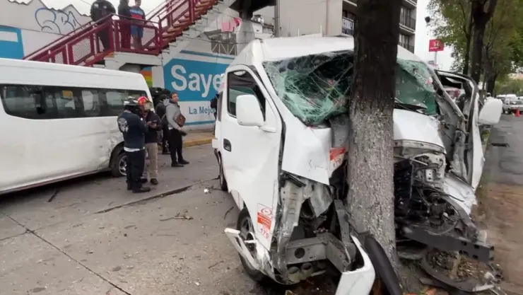 Choque en Tlalnepantla: Combis de transporte público protagonizan choque en Edomex