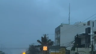 Así se encuentran las calles de Tulum a una hora del impacto del huracán Beryl en Quintana Roo