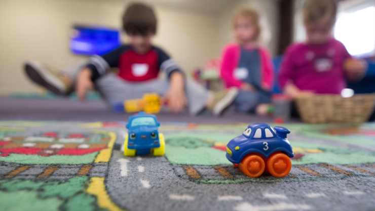 Alerta en guardería: Trabajadora es acusada de dar laxantes a niños pequeños