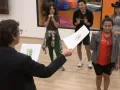 Brisa se siente entusiasmada por empezar con el montaje de su canción ¡Le encanta!
