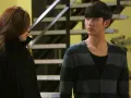 Ante este nuevo problema, Min Joon invitó a Song Yi a quedarse en su casa.