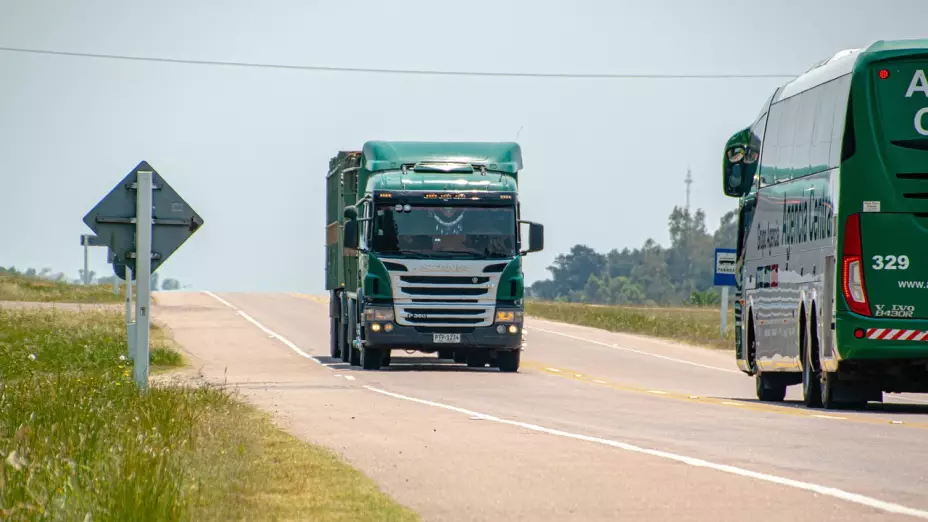 Roban tráiler en la carretera Chalco-Amecameca