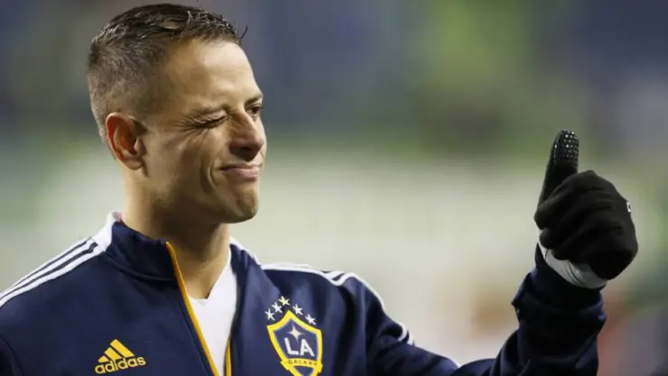 Esto es lo que ha ganado Chicharito durante su paso en el futbol extranjero