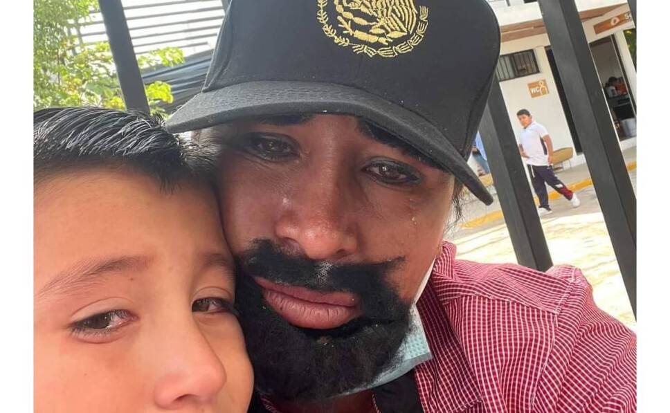 Madre se disfraza para celebrar el Día de Padre