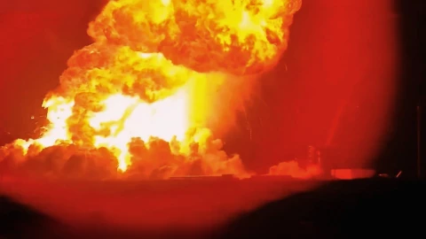 Captan en video como un cohete de SpaceX explota