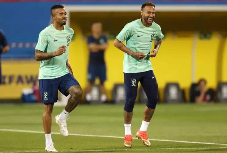 Gabriel Jesús y Neymar entrenan con Brasil