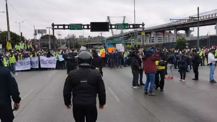 Bloqueo aeropuerto.jpg