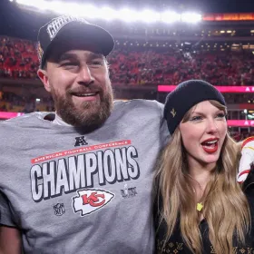 Taylor Swift y Travis Kelce están comprometidos