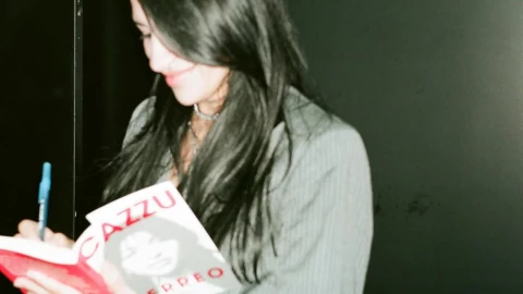 Cazzu no considera justa la pensión que Nodal da para Inti, dijo en México el 11 de agosto 2025.png