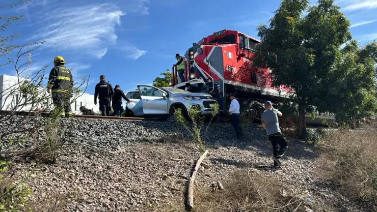 Embisten carro en Culiacán