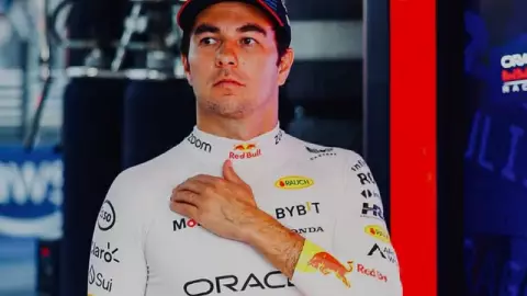 Tras la salida de Checo Pérez de Red Bull, presentan su reemplazo para la Temporada 2025 de la F1