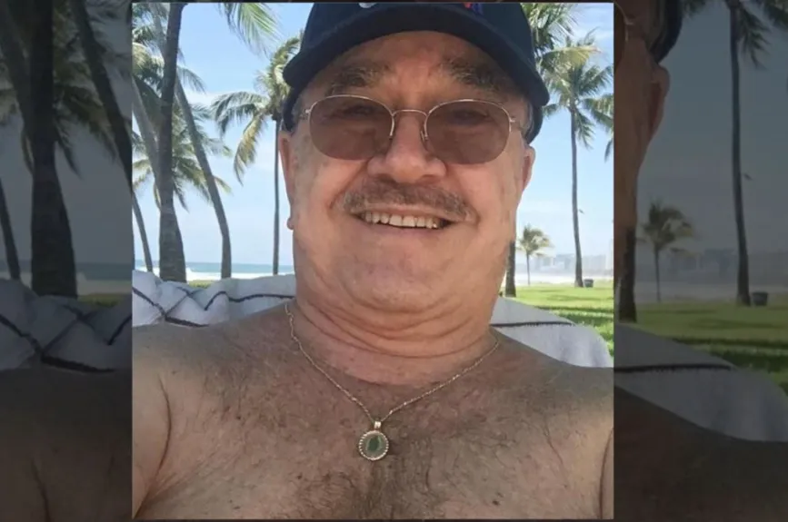 Pedrito selfie en la playa.jpg