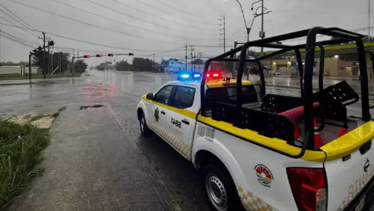 Tráfico por cierres viales en Cancún HOY 10 de octubre.jpg