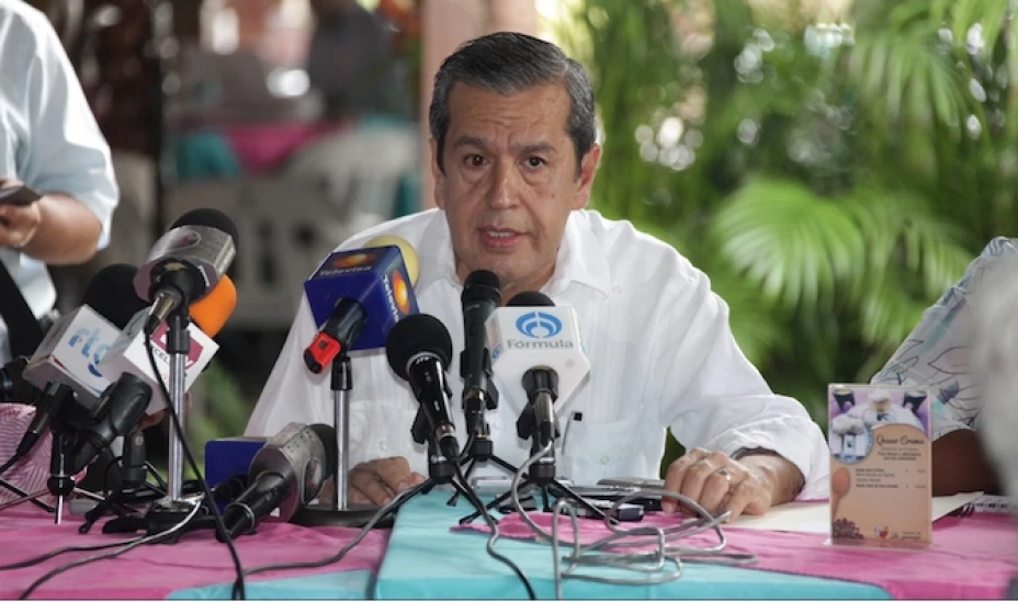 Sobre el tema de los normalistas, Ortega calificó como un ‘absurdo’ las acciones de violencia que se generan en torno a las protestas