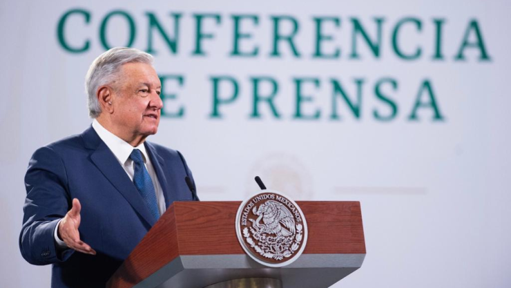 AMLO ofrece vacunas contra la Covid-19 a mexicanos indocumentados.