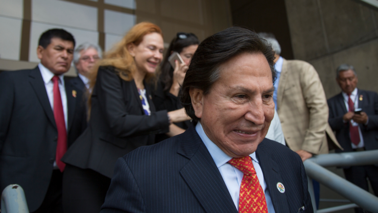 Alejandro Toledo se entrega a las autoridades de Estados Unidos