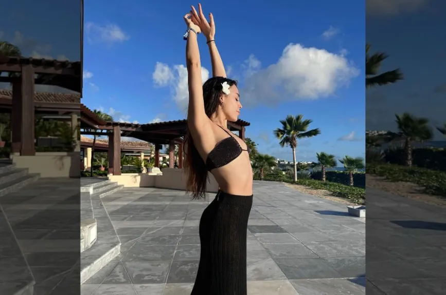Danna Paola playa.jpg