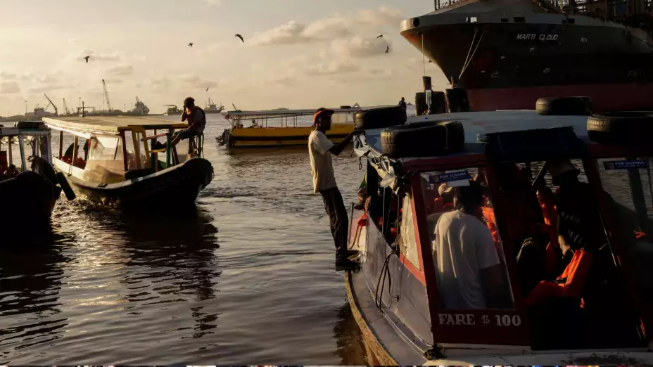Barcos en Georgetown, Guyana.