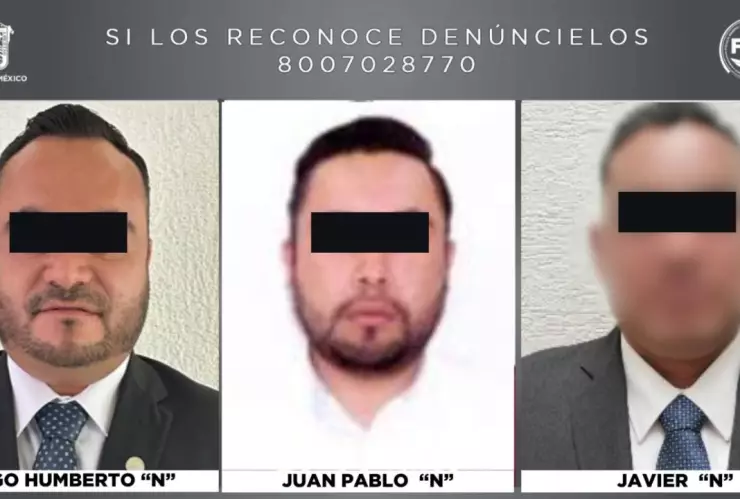 Los agentes son buscados por su presunta participación en un robo con violencia.