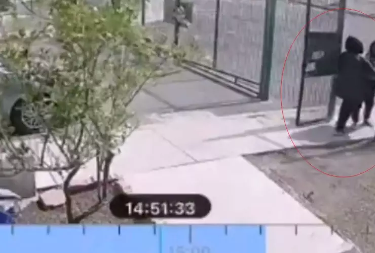 Mujer intentó ROBAR un bebé de los brazos de su madre