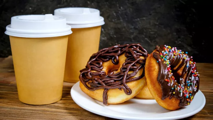 Café y galletas gratis