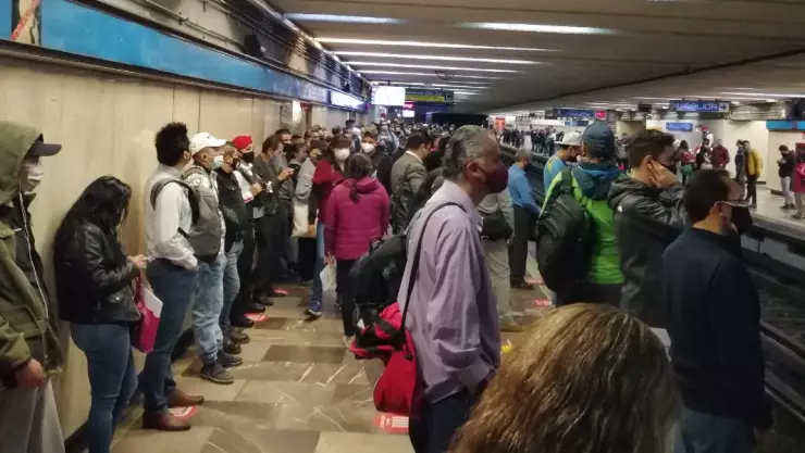 Metro CDMX retrasos 3 de junio.jpg