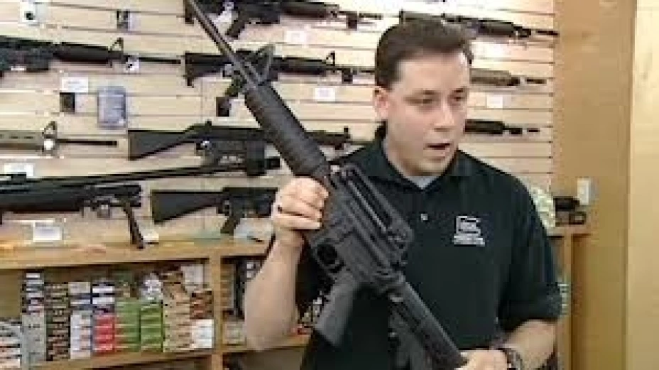 Obama busca impulsar un plan de control de armas en EUA