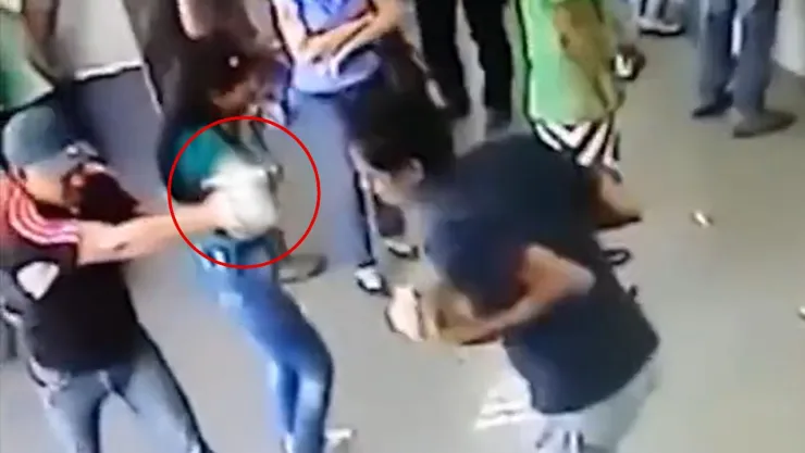Hombre mata a ladrón en un banco