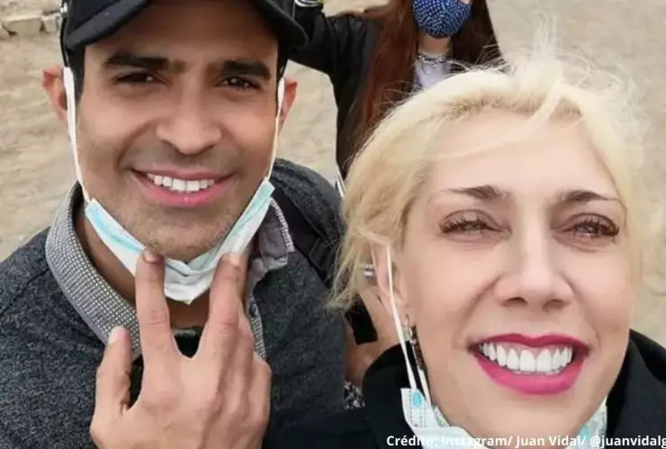 ¿Y Rey Grupero? Cynthia Klitbo y Juan Vidal sorprenden con beso en la boca.