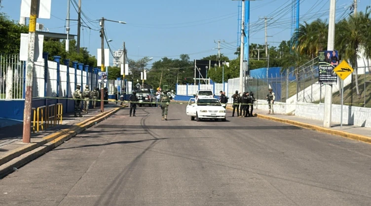 Asesinan-a-policía-municipal-de-Culiacan-frente-a-una-preparatoria