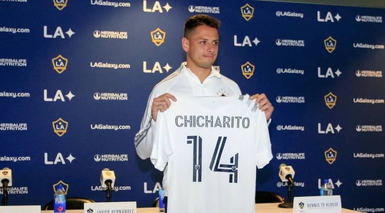 Chicharito en su llegada al Galaxy