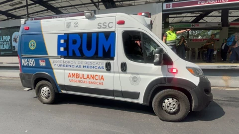 Choque del Metrobús CDMX deja a una niña y a una mujer lesionadas