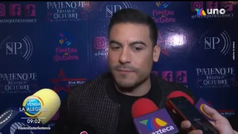 Carlos Rivera confiesa que toma terapia tras la muerte de su papá.