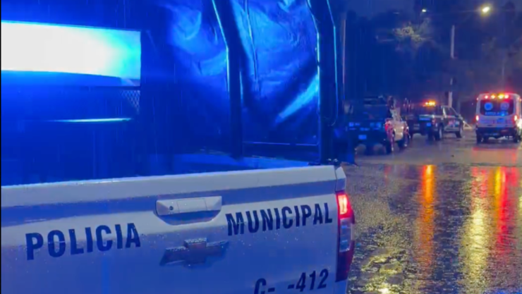 ¡En plena vía pública! Mujer pierde la vida e incendian casa en la colonia León I.png