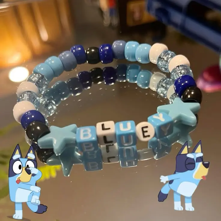 Collares interactivos con cuentas de letras de Bluey